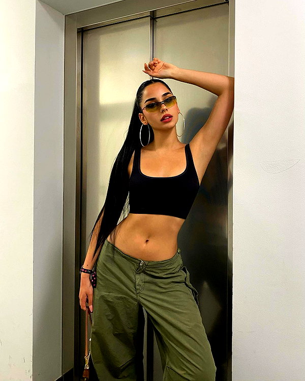 emilia.nia instagram image archive image