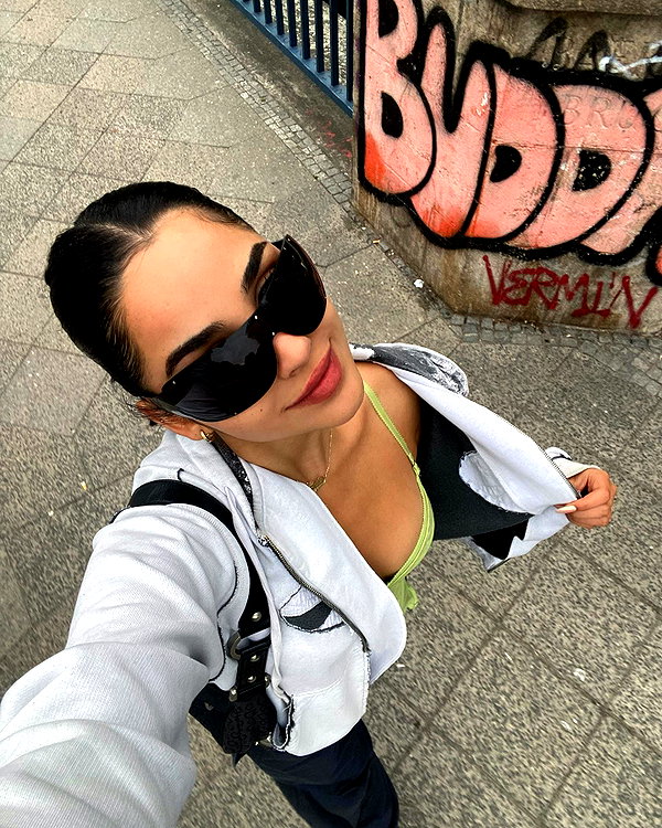 emilia.nia instagram image archive image