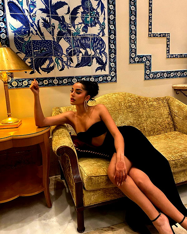 emilia.nia instagram image archive image