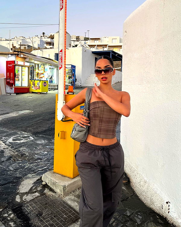 emilia.nia instagram image archive image