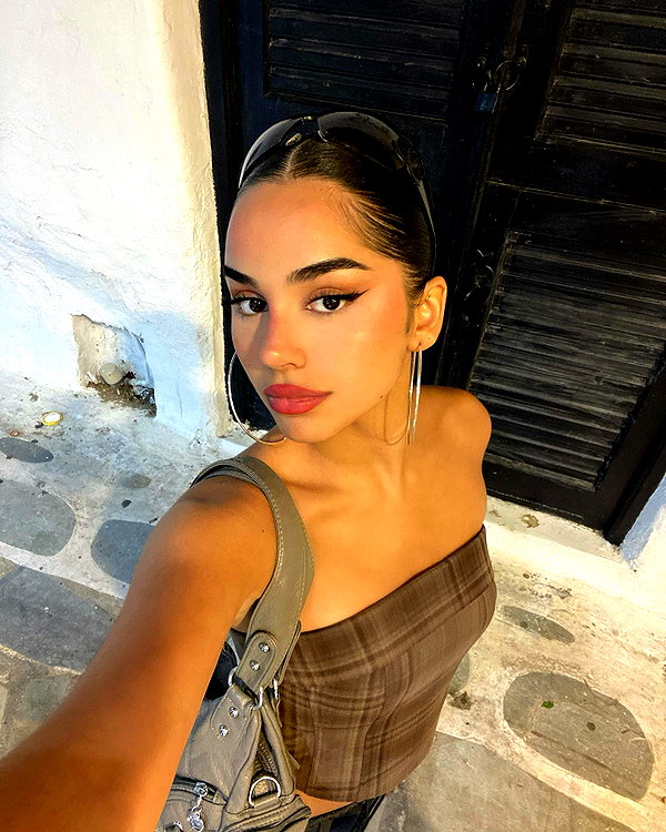 emilia.nia instagram image archive image