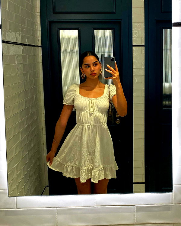 emilia.nia instagram image archive image