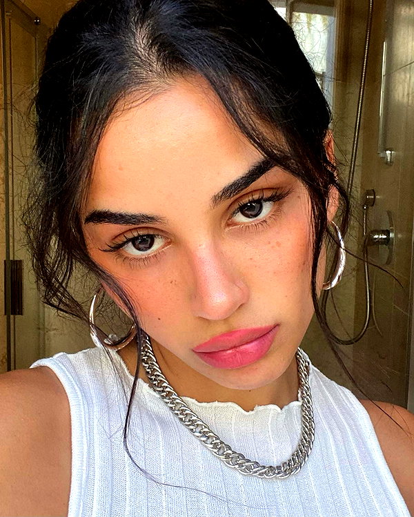 emilia.nia instagram image archive image