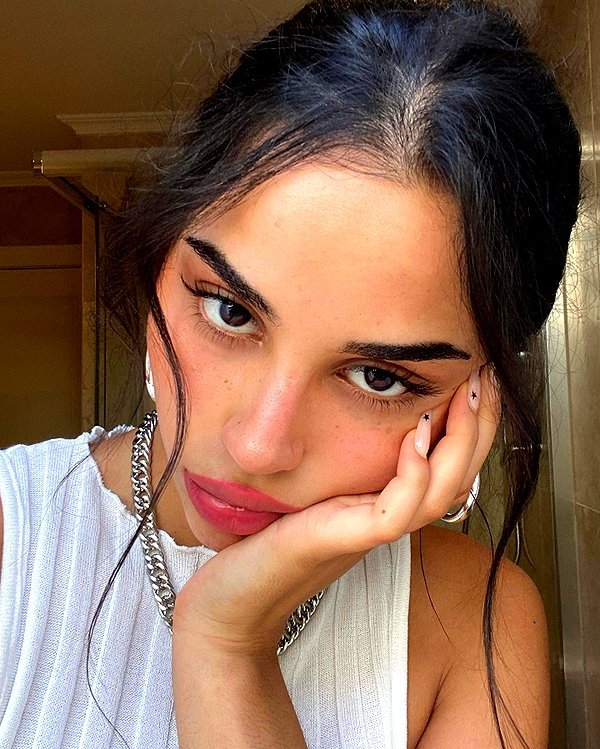 emilia.nia instagram image archive image