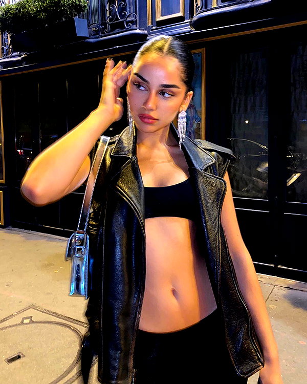emilia.nia instagram image archive image
