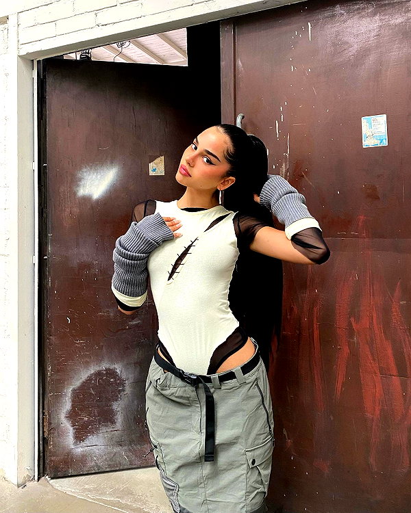 emilia.nia instagram image archive image