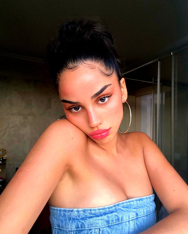 emilia.nia instagram image archive image