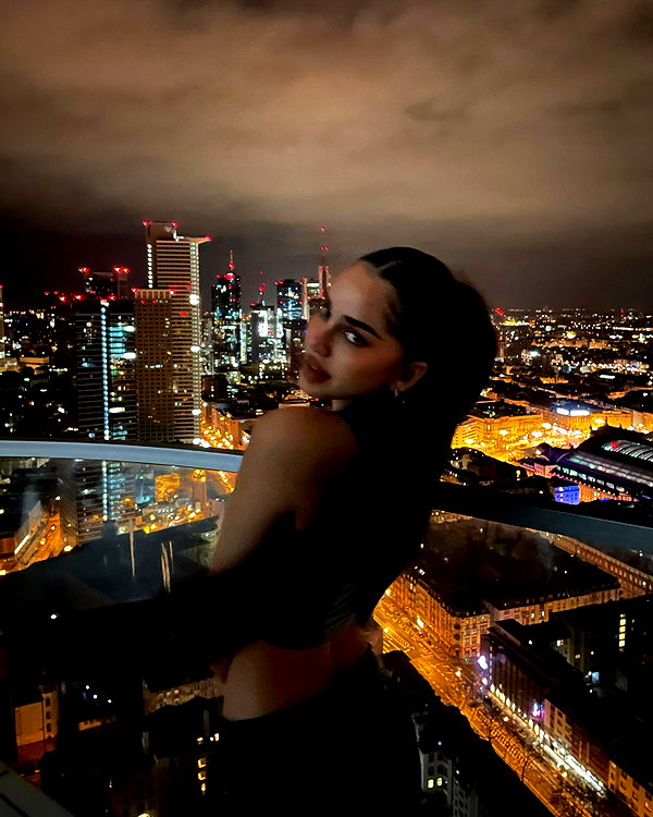 emilia.nia instagram image archive image