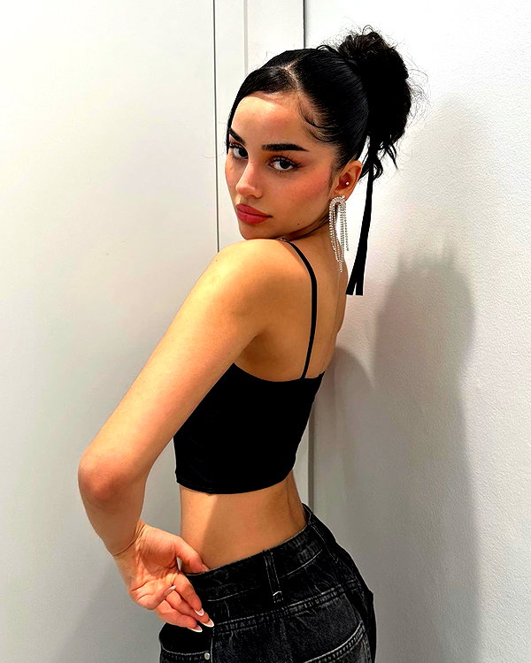emilia.nia instagram image archive image