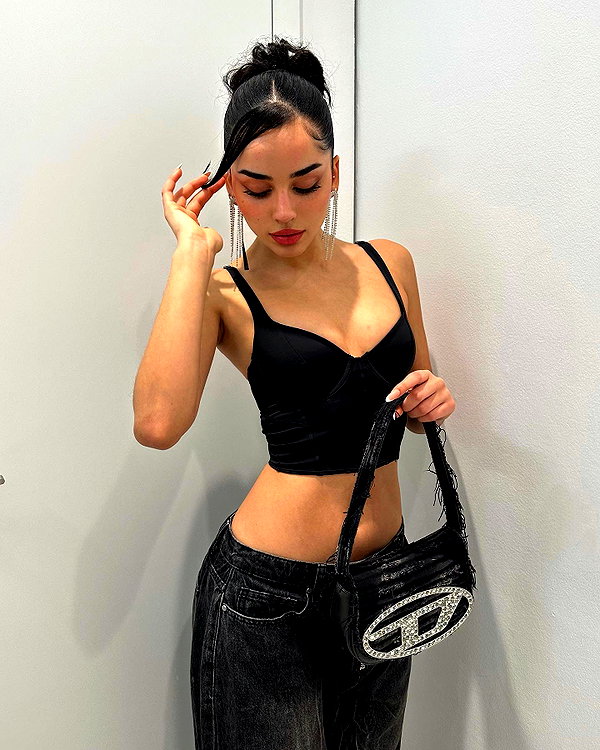 emilia.nia instagram image archive image