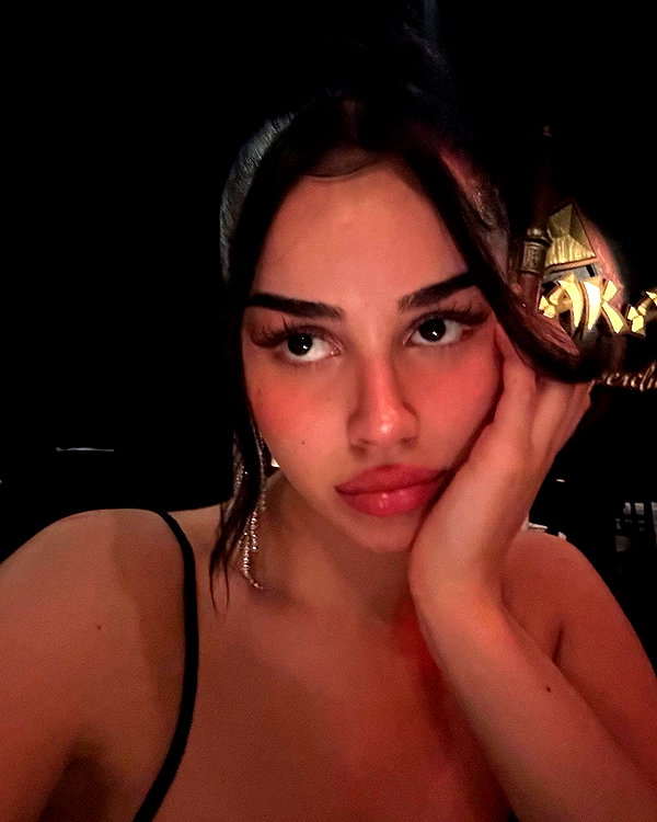 emilia.nia instagram image archive image