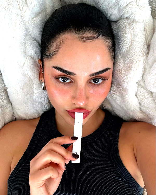 emilia.nia instagram image archive image