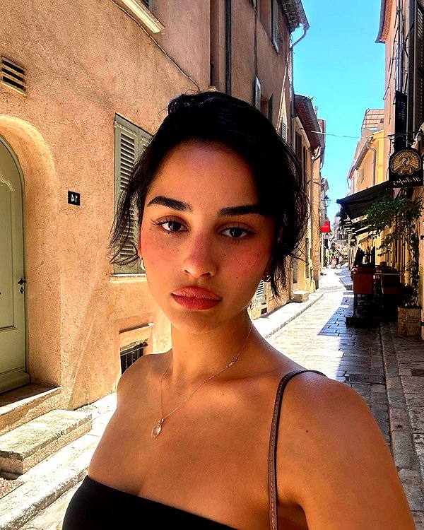emilia.nia instagram image archive image