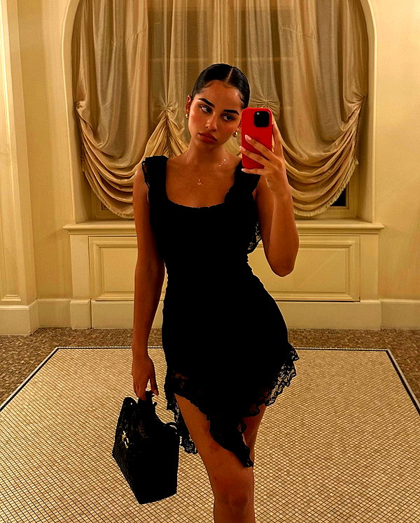 emilia.nia instagram image archive image