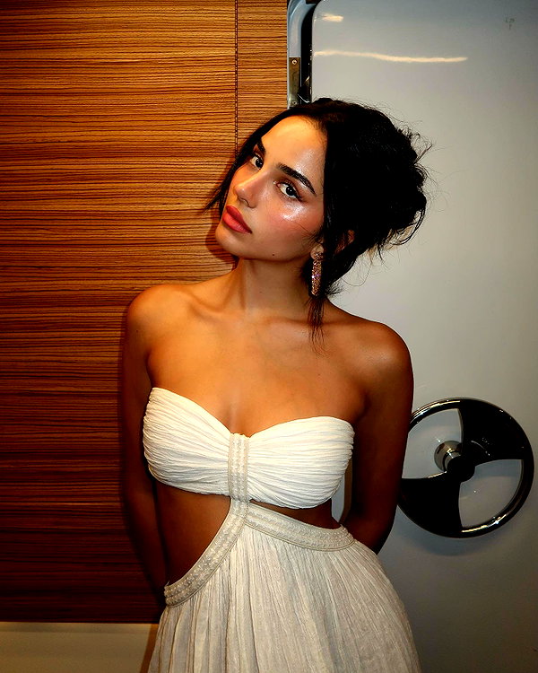 emilia.nia instagram image archive image