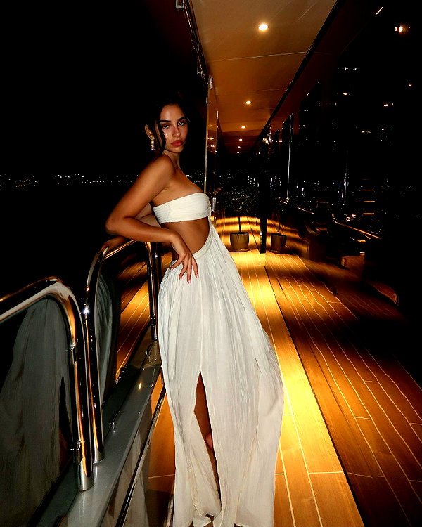 emilia.nia instagram image archive image
