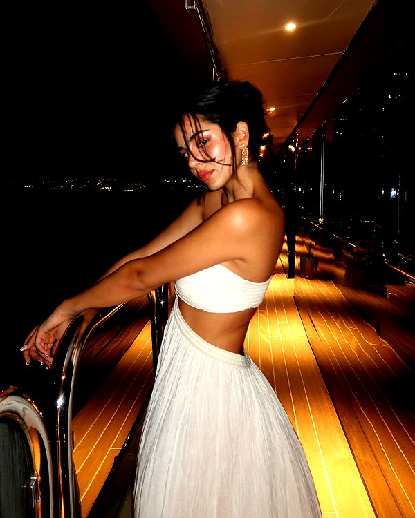 emilia.nia instagram image archive image