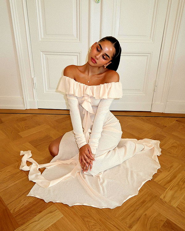 emilia.nia instagram image archive image