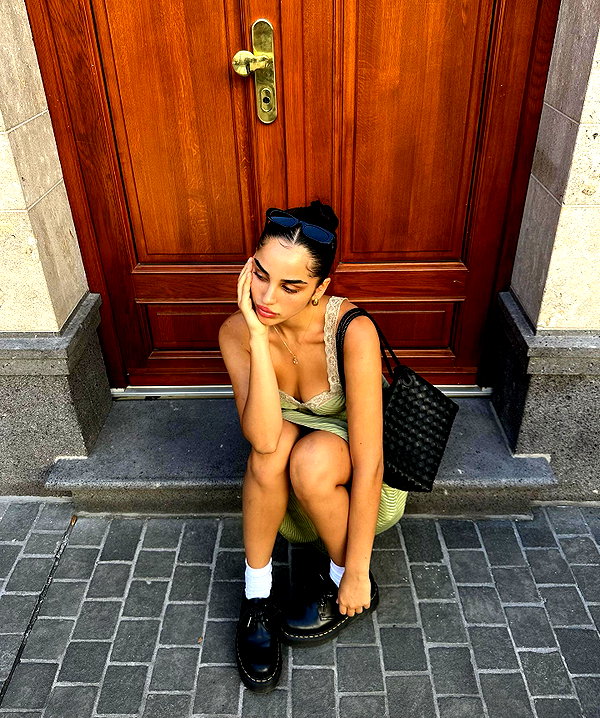 emilia.nia instagram image archive image