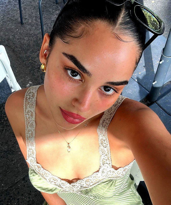 emilia.nia instagram image archive image