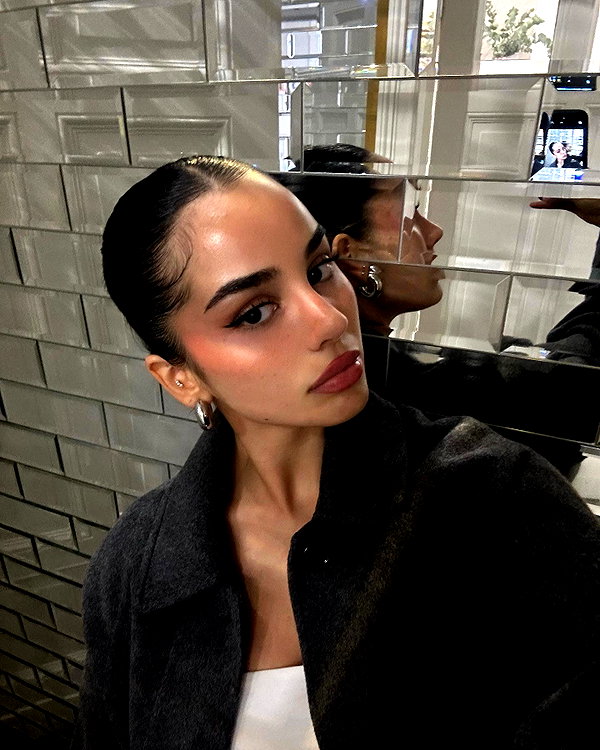 emilia.nia instagram image archive image
