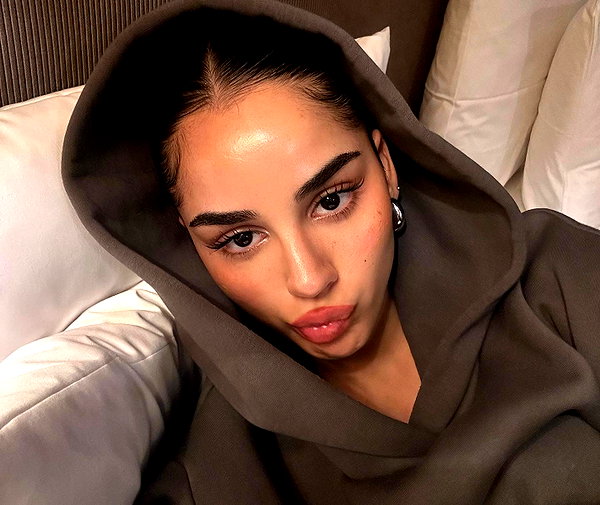 emilia.nia instagram image archive image