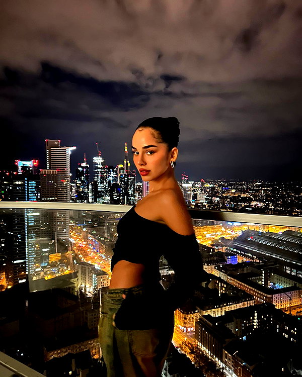 emilia.nia instagram image archive image
