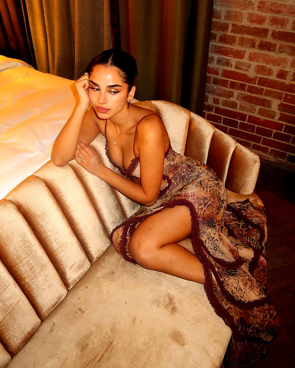 emilia.nia instagram image archive image