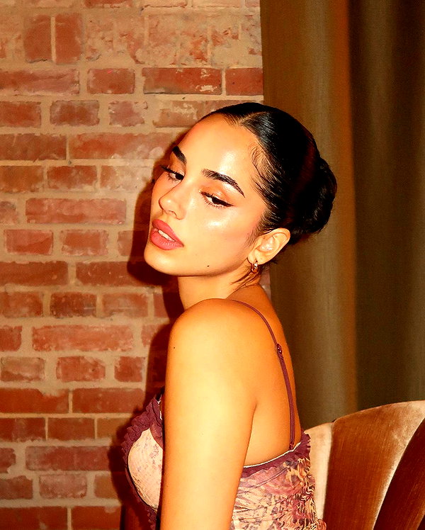 emilia.nia instagram image archive image
