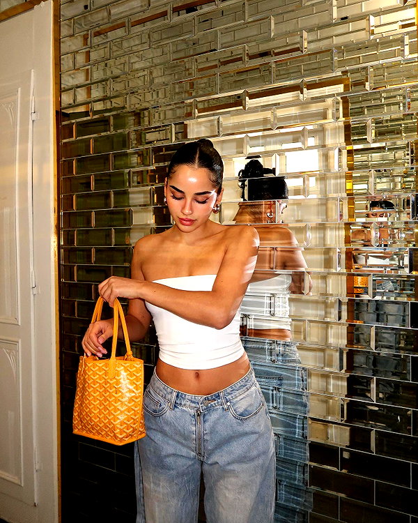 emilia.nia instagram image archive image