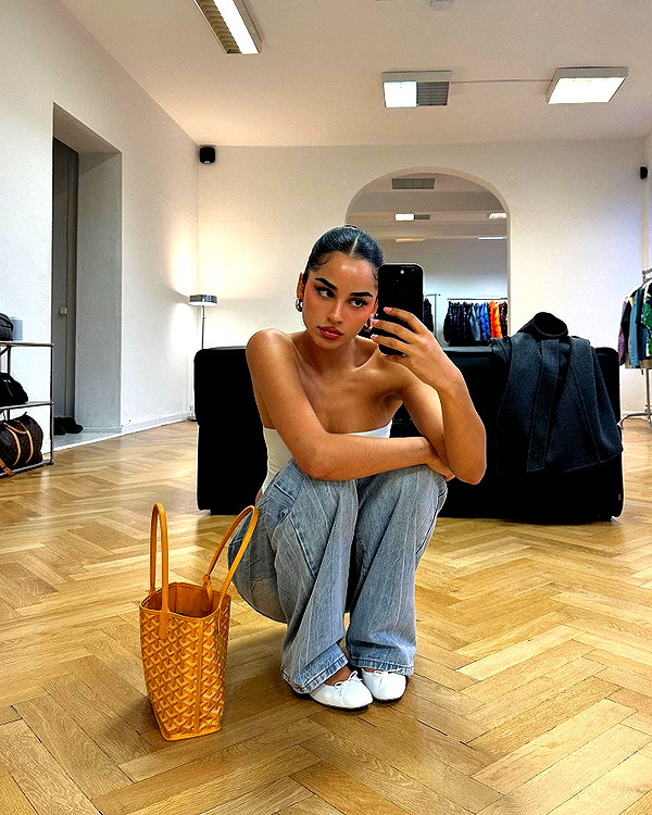 emilia.nia instagram image archive image