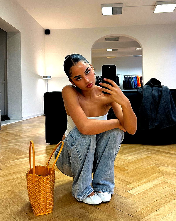 emilia.nia instagram image archive image
