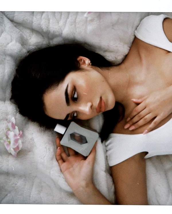 emilia.nia instagram image archive image