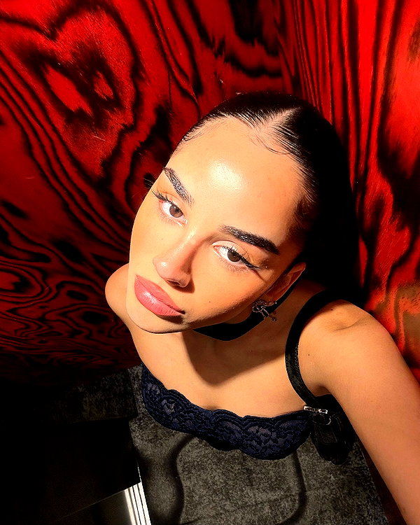 emilia.nia instagram image archive image