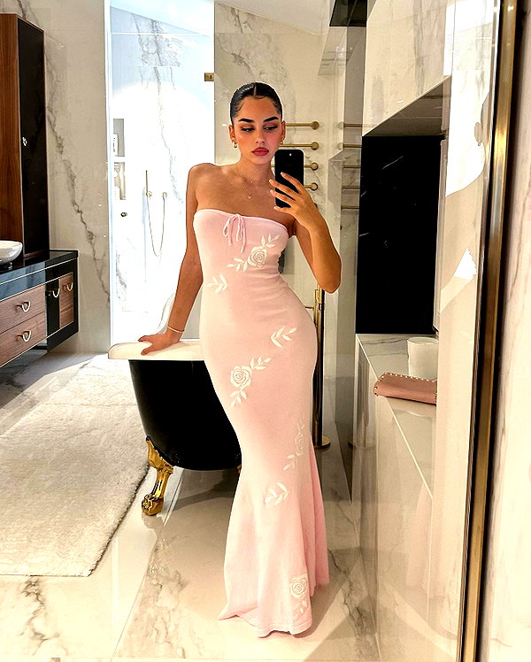 emilia.nia instagram image archive image