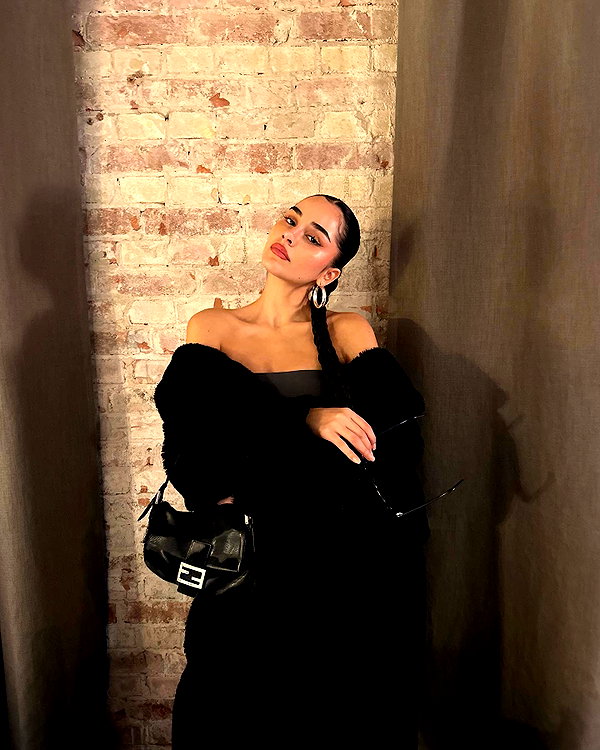 emilia.nia instagram image archive image