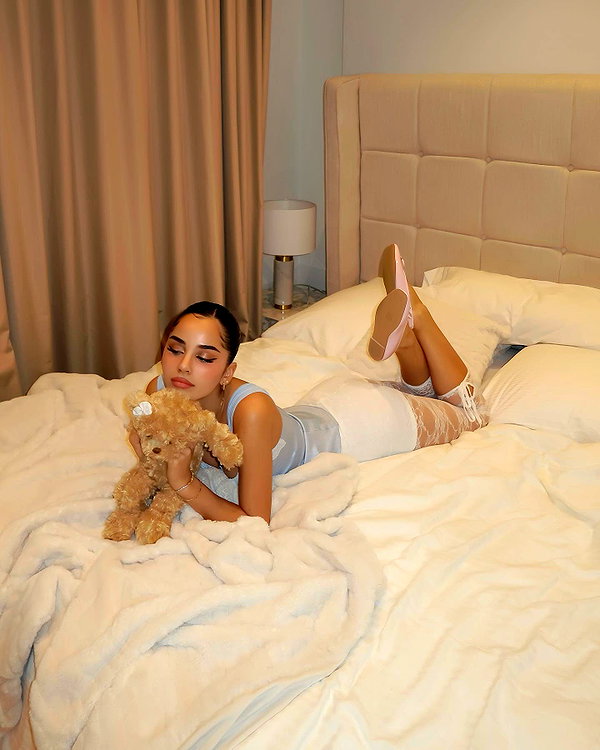 emilia.nia instagram image archive image