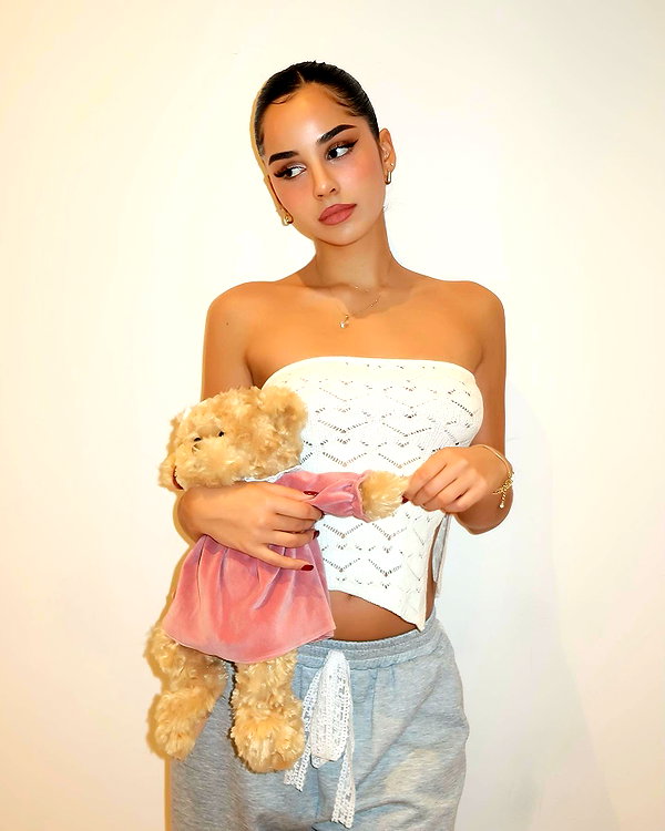 emilia.nia instagram image archive image