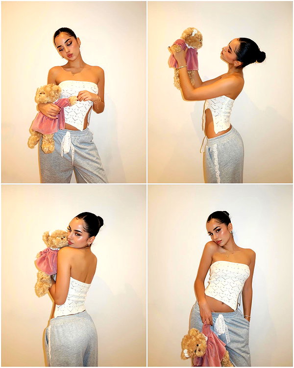 emilia.nia instagram image archive image