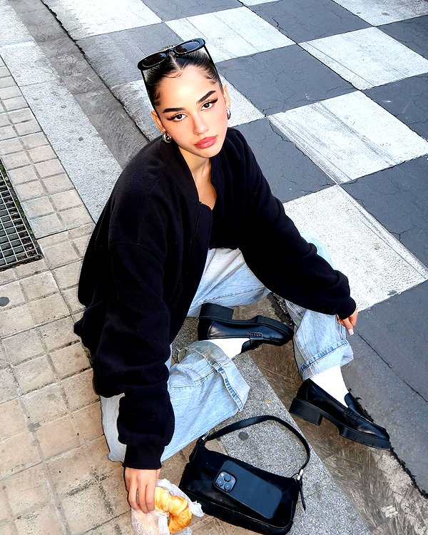 emilia.nia instagram image archive image