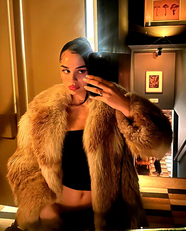 emilia.nia instagram image archive image