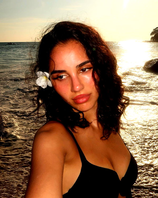 emilia.nia instagram image archive image