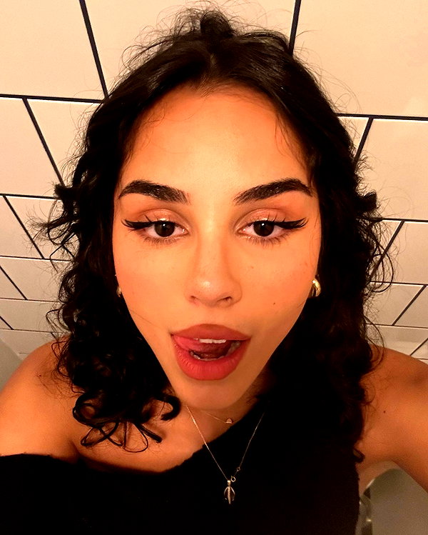 emilia.nia instagram image archive image