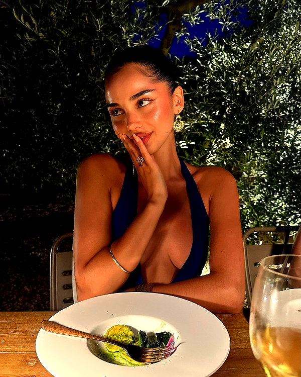 emilia.nia instagram image archive image