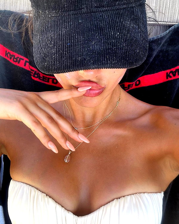 emilia.nia instagram image archive image