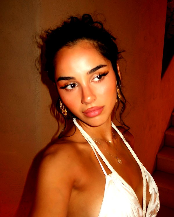 emilia.nia instagram image archive image