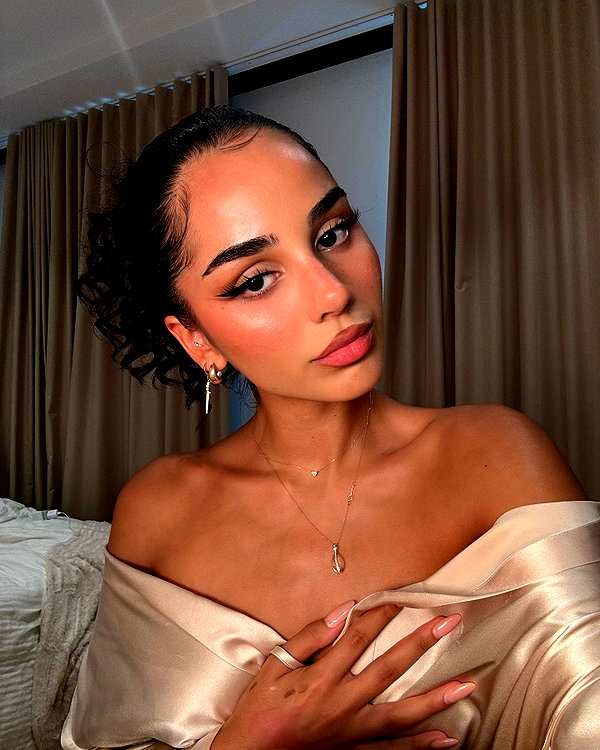 emilia.nia instagram image archive image