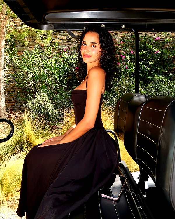 emilia.nia instagram image archive image
