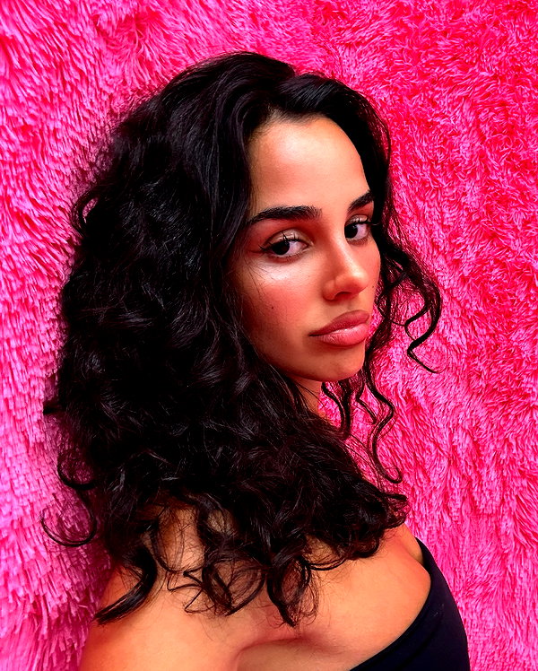 emilia.nia instagram image archive image