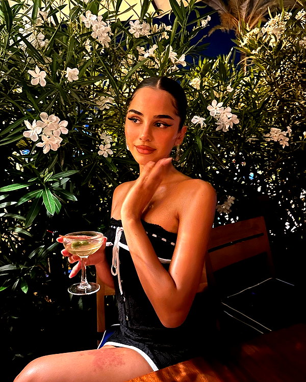emilia.nia emilia.nia archive image